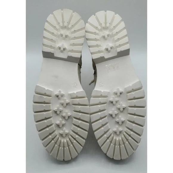 RON WHITE WOMEN  Sz 39 Fearn Snow (White) Ankle Boot Soft Tumbled Calf Studs - Picture 8 of 10